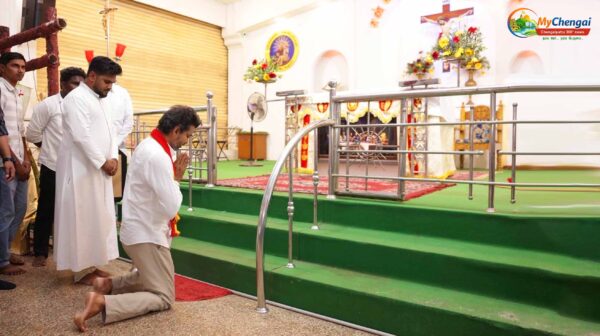 சர்ச்சைக்குள்ளான விஜய்யின் 'சர்ச்' வழிபாடு: தேர்தல் விதிமீறல் புகாரில் சிக்கிய தவெக தலைவர்!