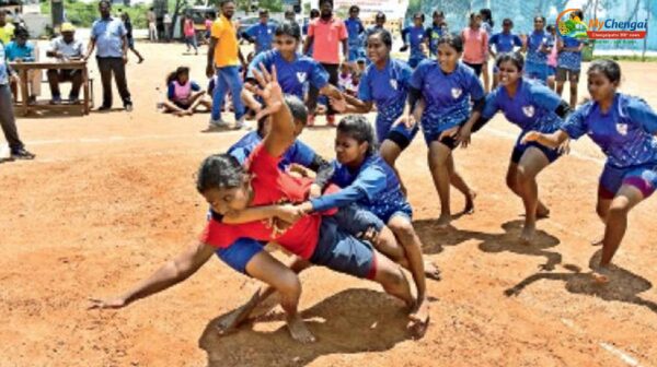 மாவட்ட அளவிலான கபடி போட்டி - அசத்திய மாணவிகள்