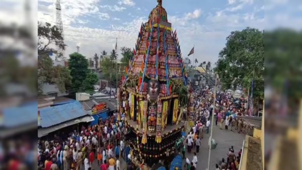 குன்றத்தூர் திருநாகேஸ்வரர் கோயில் தேரோட்டம்: பக்தர்கள் பங்கேற்பு