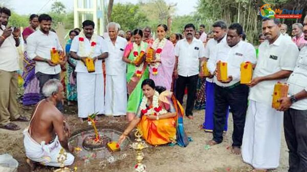 அரியனூரில் புதிய பேருந்து நிழற்குடை - அடிக்கல் நாட்டிய MLA