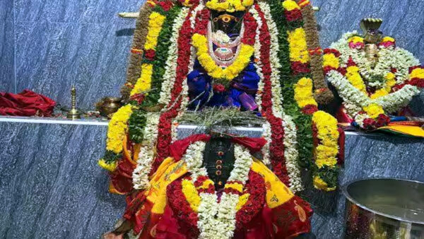 அகிலி முத்துமாரியம்மன் கோவில் கும்பாபிஷேகம் கோலாகலம்: ஆயிரக்கணக்கான பக்தர்கள் தரிசனம்