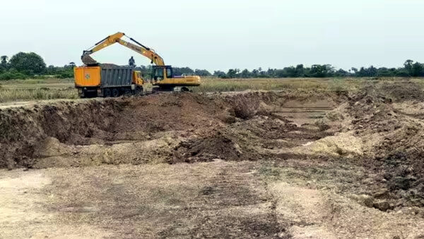 சித்தூர் ஏரியில் மண் கொள்ளை புகார்.. கனிம வளத்துறை அதிகாரிகளுக்கு கலெக்டர் உத்தரவு
