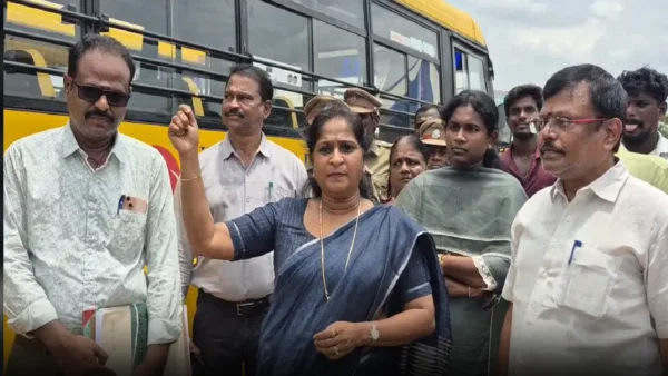 செங்கல்பட்டில் பள்ளிப் பேருந்தை ஓட்டிப் பார்த்து அதிரடி காட்டிய ஆர்.டி.ஓ!