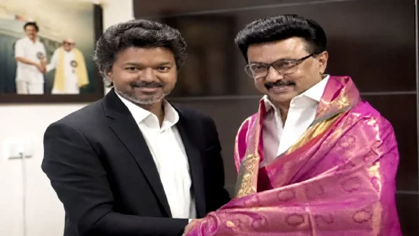 முன்னாள் முதல்வர் ஸ்டாலினை சந்தித்து வாழ்த்துப் பெற்றார் விஜய்!