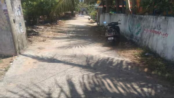 வடபட்டினம் தார்சாலை சேதம்: புதிய சாலை அமைக்க கோரிக்கை