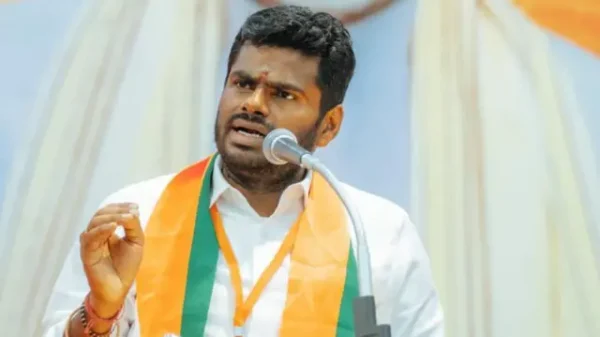 பாஜகவில் இருந்து விலகிய அண்ணாமலை: மகேந்திரா சிட்டியில் ஆதரவாளர்கள் இனிப்பு வழங்கி கொண்டாட்டம்!