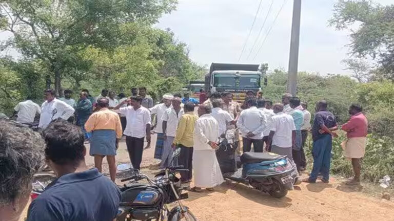 ஆலத்தூர் ஏரியில் மண் எடுப்புக்கு எதிர்ப்பு