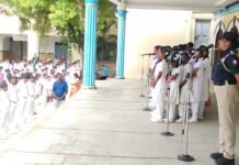 பாடி அசத்திய செங்கல்பட்டு காவலர்கள்: எம்.ஜி.ஆர் பாடலோடு மாணவிகளுக்கு விழிப்புணர்வு ஊட்டிய ‘சிங்கப்பெண்கள்’!