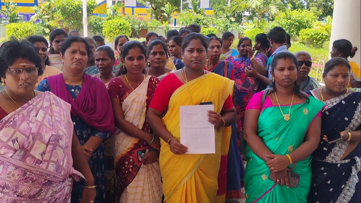 முன்னாள் எம்.எல்.ஏ மரகதம் குமரவேலை இழிவாகப் பேசிய அதிமுக மாவட்ட செயலாளர், எம்பி மீது எஸ்பியிடம் மனு!