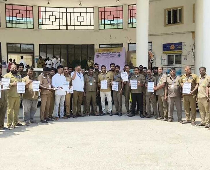 சுழற்சி முறையில் ஆட்டோ இயக்க அனுமதி: ஆட்சியரிடம் ஆட்டோ ஓட்டுநர்கள் மனு