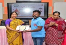 செங்கல்பட்டு குருதிக்கொடைப் பாசறைக்கு SRM குழுமம் விருது