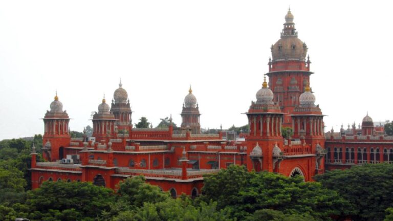 தேர்தலில் சீட் வாங்கித் தருவதாக ரூ.4.5 கோடி மோசடி: சி.விஜயபாஸ்கர் மீது ஐகோர்ட்டில் அதிமுக வேட்பாளர் மனு!