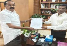 அடிப்படை வசதிகள் குறித்து ஆட்சியரிடம் செய்யூர் எம்எல்ஏ மனு