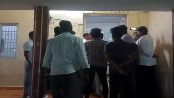 கூடுவாஞ்சேரியில் திடீர் மின்தடை: மின்வாரிய அலுவலகம் முற்றுகை