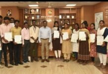 செங்கல்பட்டு மாவட்ட ஆட்சியர் வேலைவாய்ப்பு முகாமில் பணி ஆணை வழங்கினார்