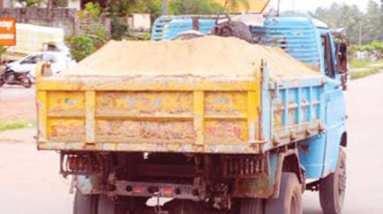 குவாரி வாகனங்களுக்கு செங்கல்பட்டு கலெக்டர் எச்சரிக்கை