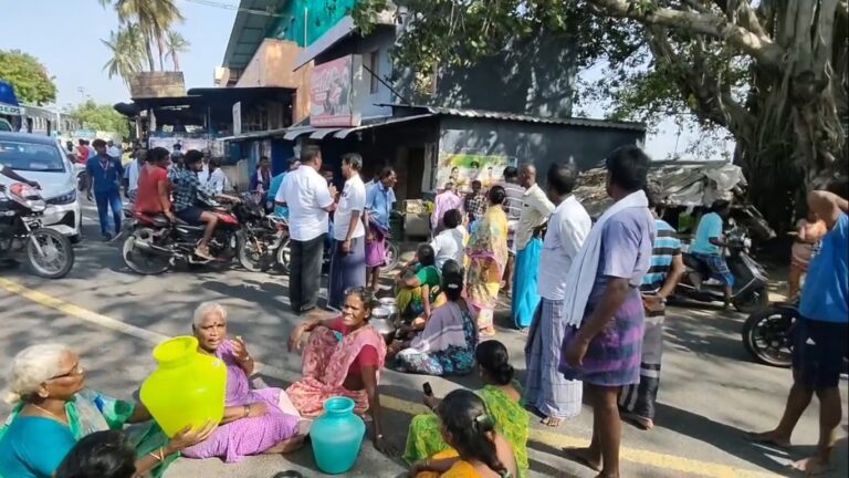 "குடிநீர் தட்டுப்பாட்டால் காலி குடங்களுடன் கொதித்தெழுந்த பெண்கள்!"