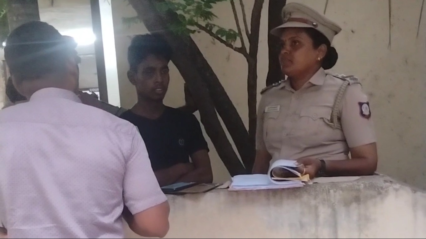 “பொதுமக்கள் கொடுத்த தர்மஅடி” 8 வயது சிறுமிக்கு பாலியல் தொல்லை வாலிபர் கைது!