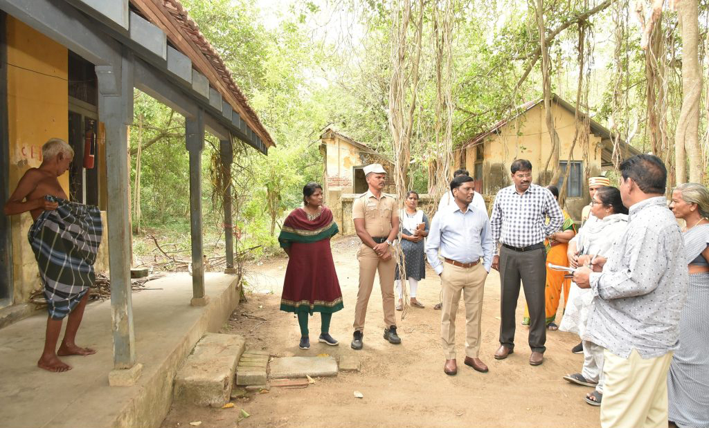 'உங்களை தேடி உங்கள் ஊரில்' திட்டம்: செங்கல்பட்டில் ஆட்சியர் ஆய்வு