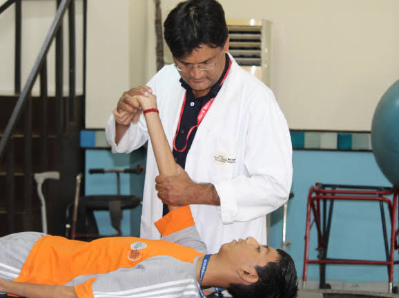 செங்கல்பட்டில் மாற்றுத்திறனாளிகளுக்கு இலவச சிகிச்சை