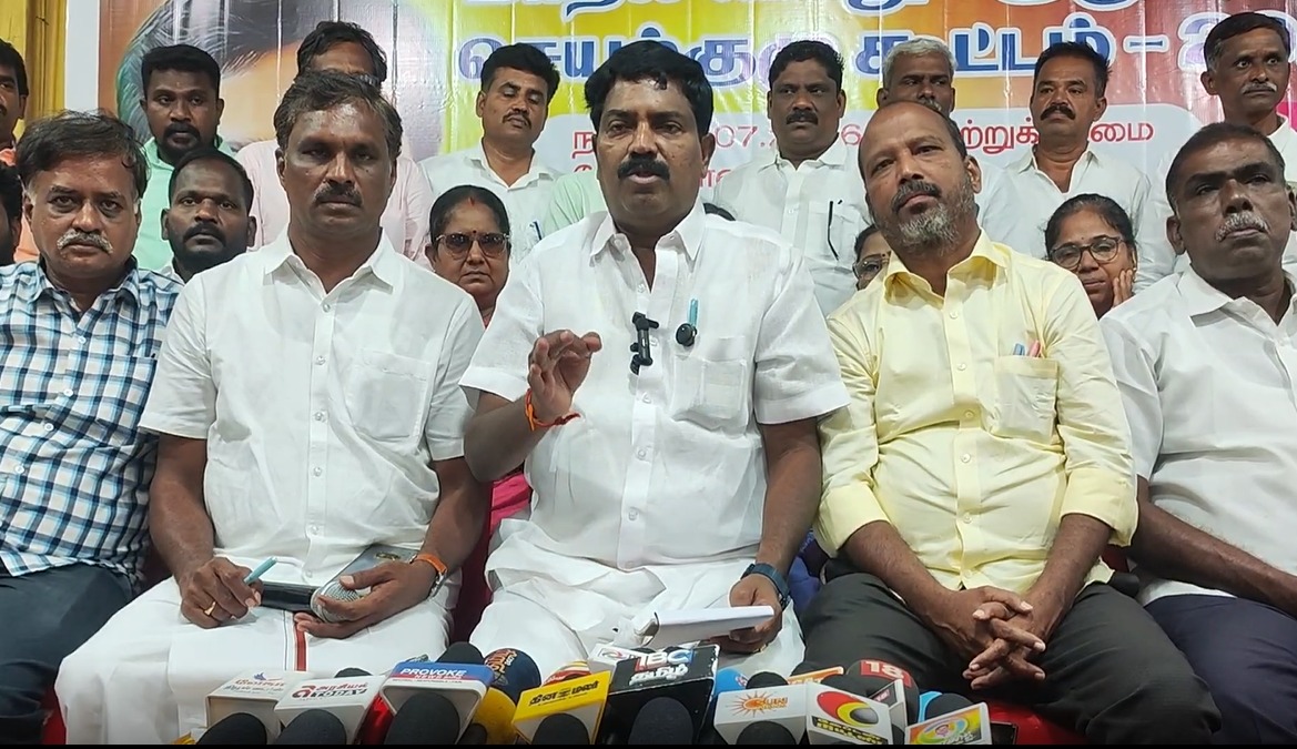 தகுதித் தேர்வு கட்டாயத்திற்கு முன் சேர்ந்தவர்களுக்கு விலக்கு தருக - ஆசிரியர் சங்கம் அதிரடி தீர்மானம்!