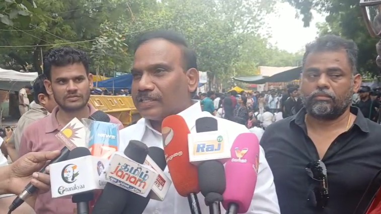 நான் உயிரை தரவும் தயார் சோனம் வான்சுக் உருக்கம்: ஜந்தர் மந்திரில் நேரில் சந்தித்து திமுக ஆதரவை வழங்கிய ஆ.ராசா!