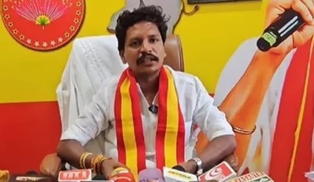 தவெக எம்எல்ஏ விஜி சரவணனுக்கு துப்பாக்கி ஏந்திய போலீஸ் பாதுகாப்பு!