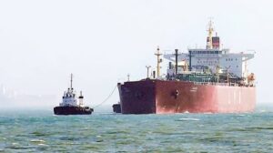28 இந்தியப் பணியாளர்களுடன் சென்ற LPG டேங்கர் கப்பல் மீது தாக்குதல்!