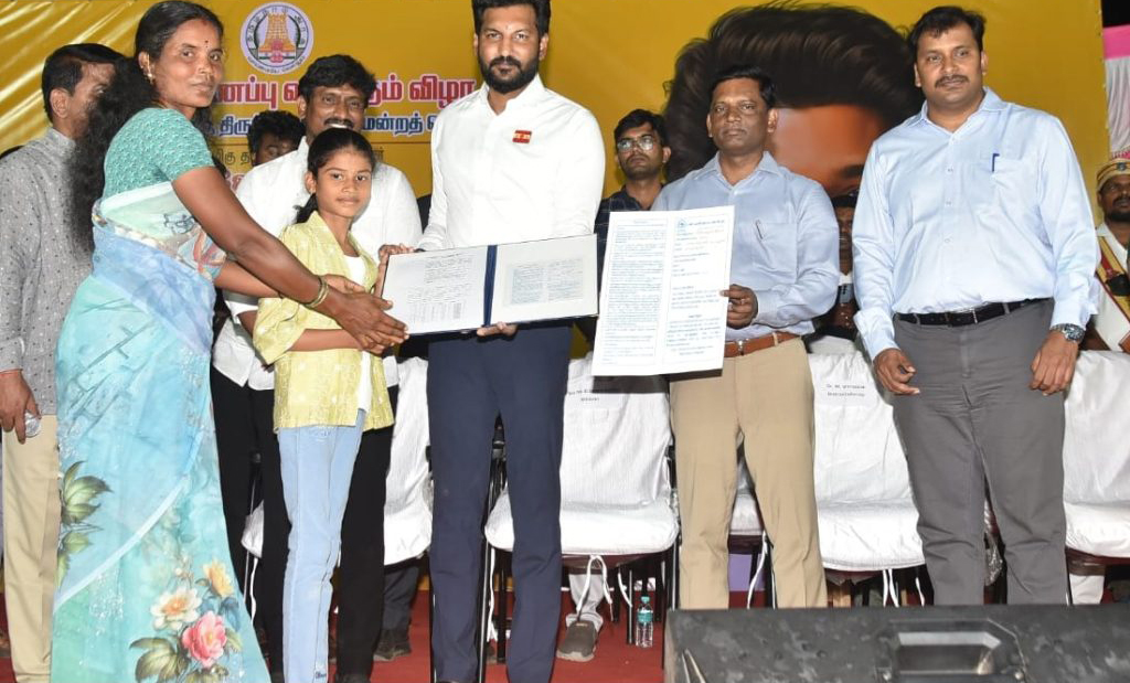 நெய்குப்பி ஊராட்சியில் புதிய மின் இணைப்புகள் வழங்கிய சரத்குமார்