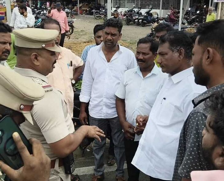 ஆத்தூர் ரயில்வே கேட்  மூடல்: பொதுமக்கள் – போலீசார் இடையே வாக்குவாதம்
