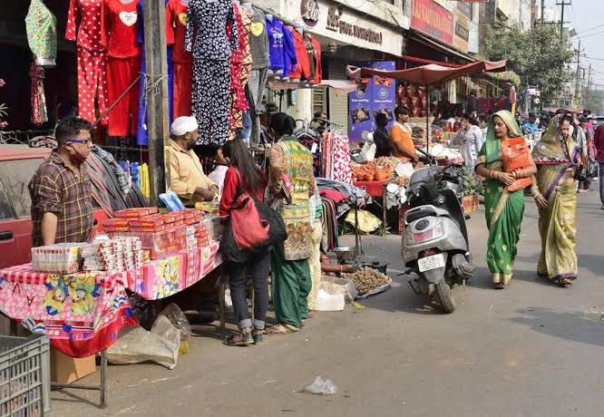 ஆக்கிரமிப்பு கடைகளால் அபாயம்… நடவடிக்கை எடுக்க கோரிக்கை