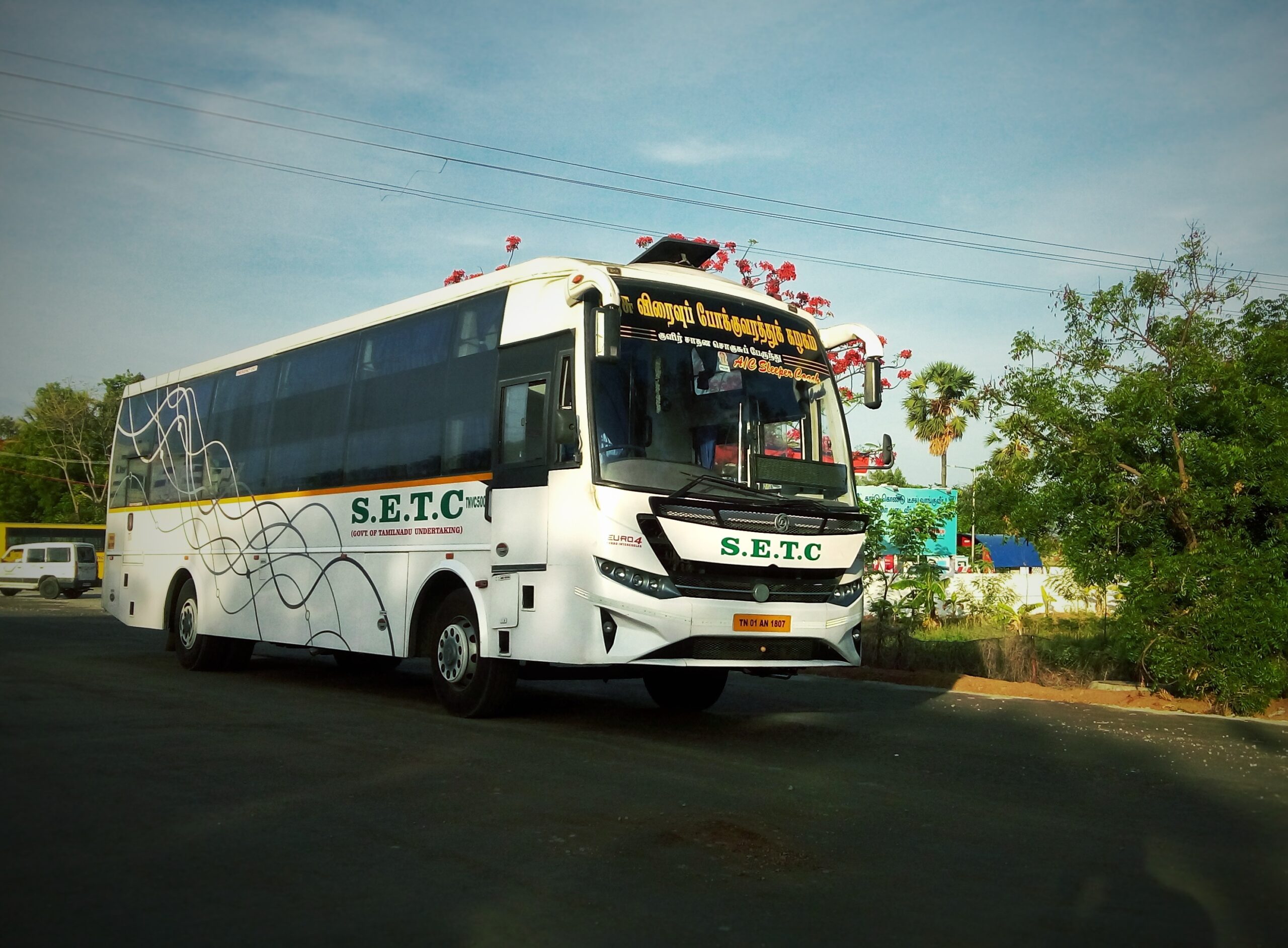 வெளியூர் செல்வோருக்குக் குட் நியூஸ்! சிறப்புப் பேருந்துகளைக் களமிறக்கும் போக்குவரத்துத் துறை!
