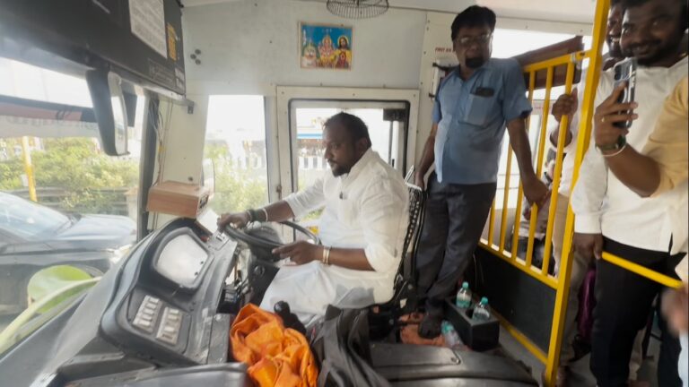 6 ஆண்டுகால கோரிக்கைக்கு தீர்வு: புதிய பேருந்தை இயக்கி ஆய்வு செய்த செங்கல்பட்டு எம்எல்ஏ!