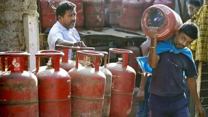 “இன்றே e-KYC முடியுங்கள்!” – கேஸ் சிலிண்டர் வாடிக்கையாளர்களுக்கு மத்திய அரசு போட்ட கெடு!