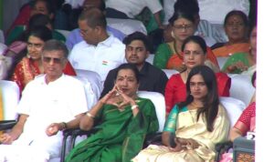 அடுத்தாண்டுக்குள் விஜய் நிறைய சாதிப்பார்: தந்தை எஸ்.ஏ.சந்திரசேகர் பேட்டி!