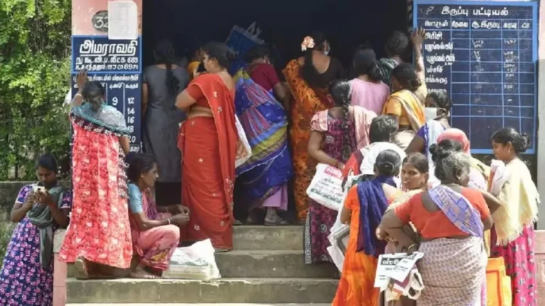 தமிழகம் முழுவதும் ரேஷன் கடைகளில் eKYC சிறப்பு முகாம்: திரண்ட பொதுமக்கள்!
