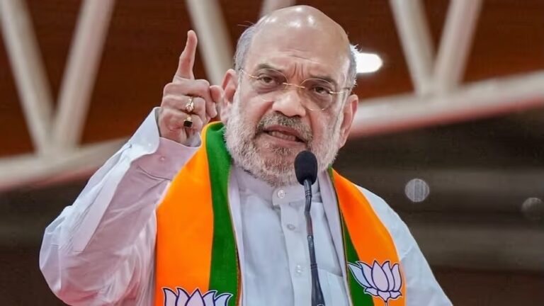 வந்தே மாதரம் பாடலில் 2 பத்திகள் மட்டுமே: காங்கிரஸுக்கு மத்திய அமைச்சர் அமித் ஷா கண்டனம்!