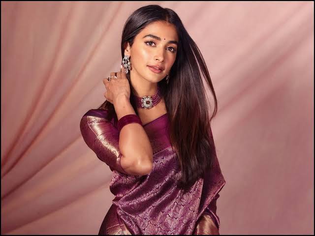 நியூயார்க் இந்திய சுதந்திர தின அணிவகுப்பு: நடிகை பூஜா ஹெக்டே சிறப்பு விருந்தினராகப் பங்கேற்பு!
