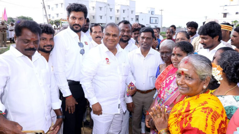 நெடுங்குன்றம் ஏரி கால்வாய்  பணிகள்... அமைச்சர் ஆனந்த் தொடங்கி வைப்பு