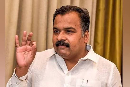 “கர்நாடகா – தமிழ்நாடு இந்தியா, பாகிஸ்தான் கிடையாது” – கர்நாடகப் பயணத்திற்கு ஆதரவாக மாணிக்கம் தாகூர்!