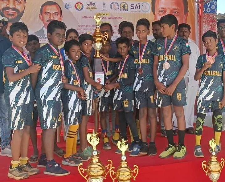 ரோல் பால் ஸ்கேட்டிங்: செங்கல்பட்டு அணி 3-வது இடம் பிடித்து அசத்தல்