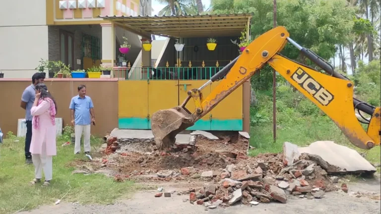 திமாவரத்தில் ஆக்கிரமிப்பு ராம்ப்கள் அதிரடி அகற்றம் – அதிகாரிகள் நடவடிக்கை