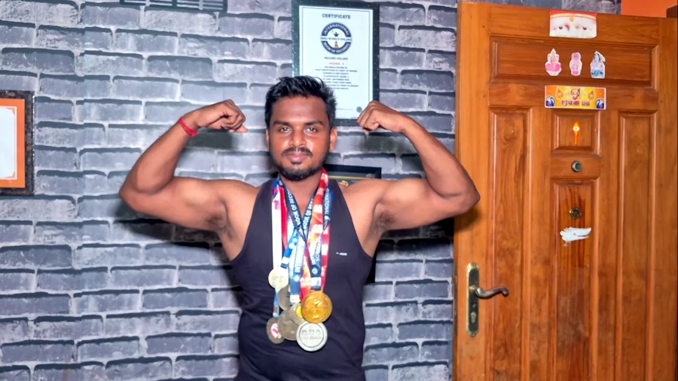 ஒரு நிமிடத்தில் 117 முறை! உலக சாதனை படைத்த செங்கல்பட்டு இளைஞர்