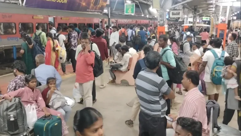 கருங்குழி சிக்னல் கோளாறு... செங்கல்பட்டில் ரயில்கள் ஸ்தம்பிப்பு! - தென் மாவட்டப் பயணிகள் தவிப்பு